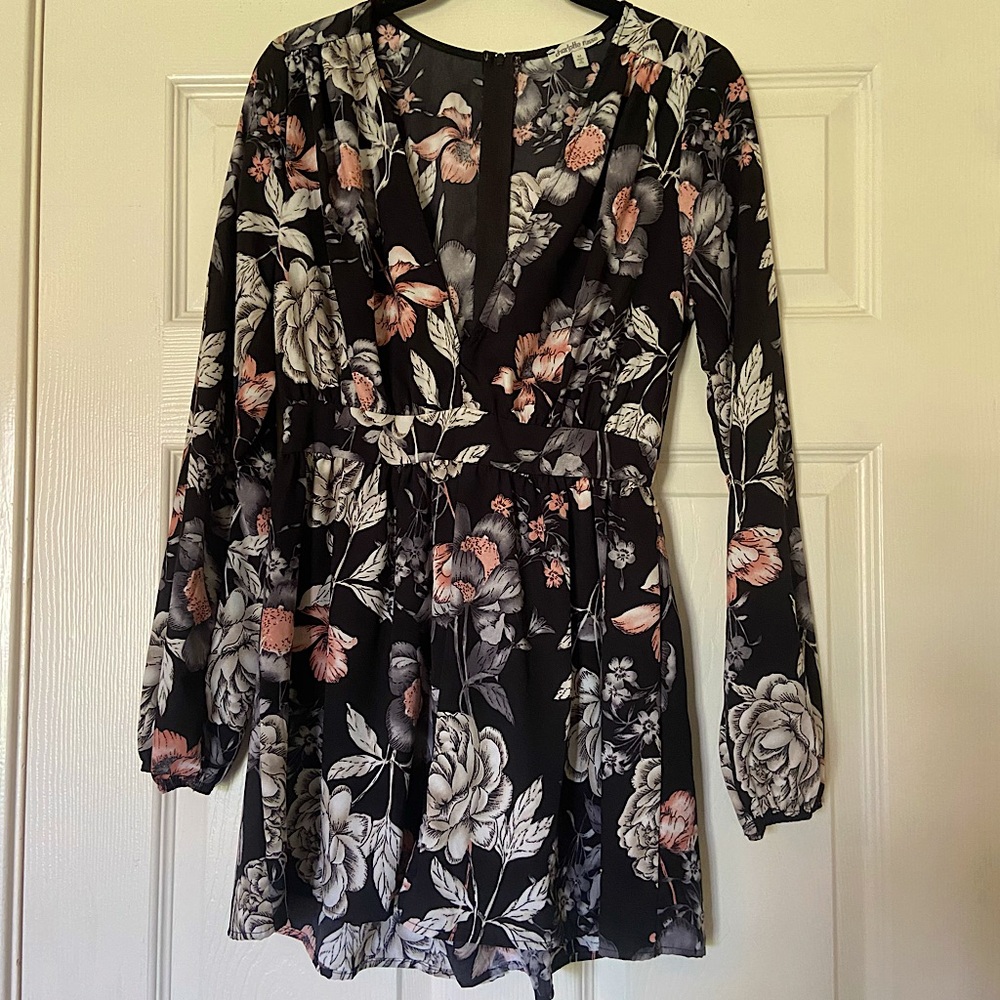 Charlotte Russe Black/White/Blush Floral Long Sleeve Romper, Deep V, Size Medium